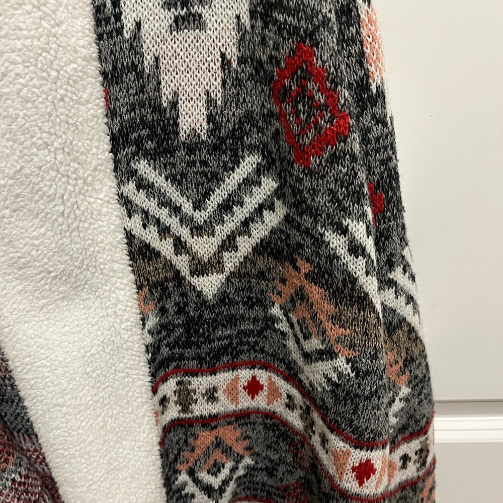 Sweater - Picture 5 of 5